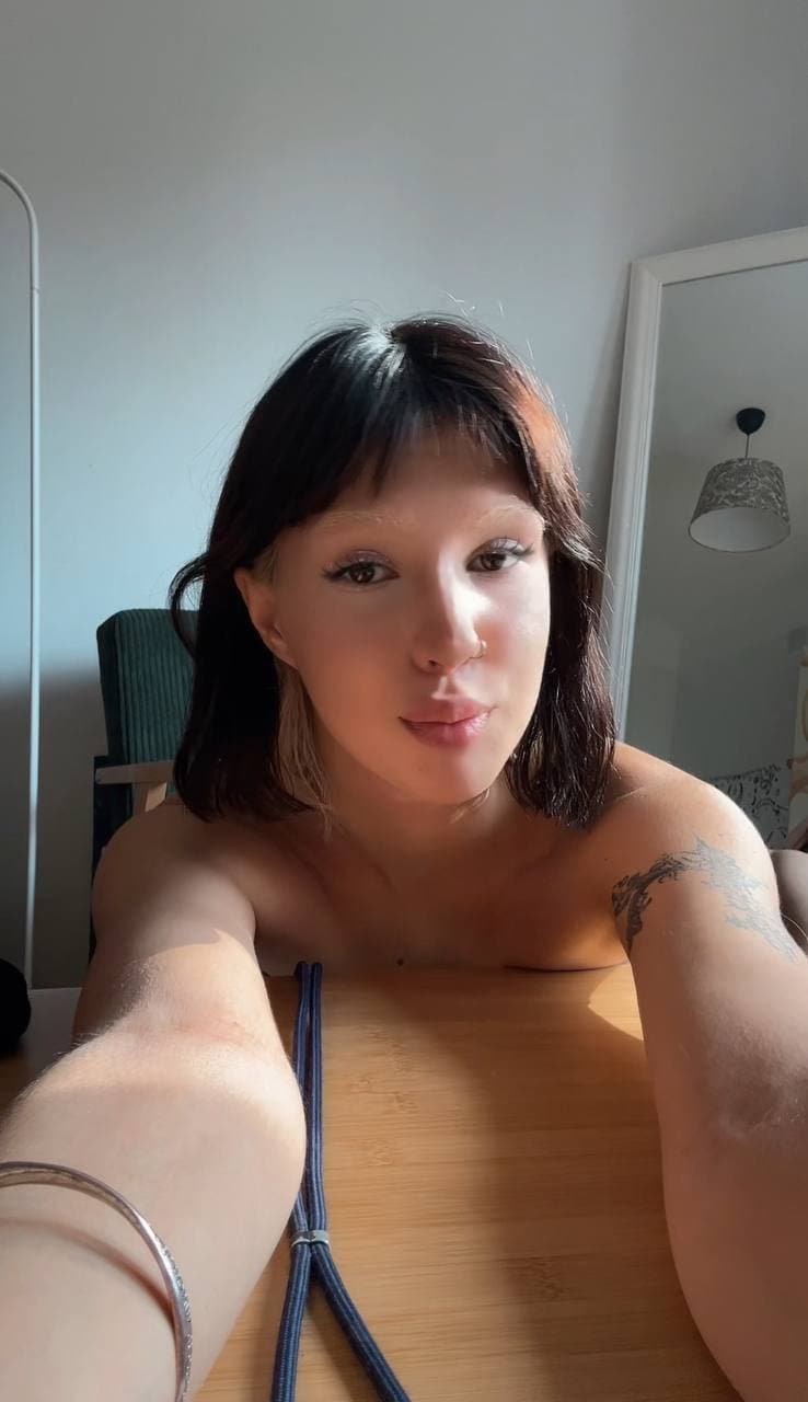 my Hot Step Sis Flashed her Sweet Pussy!