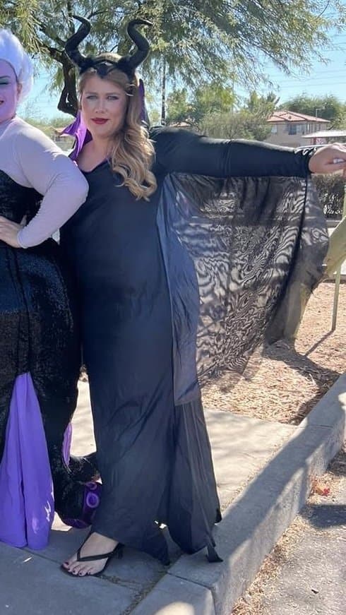 Sexy teacher Mandi Casillas Bolinger is so sexy and busty