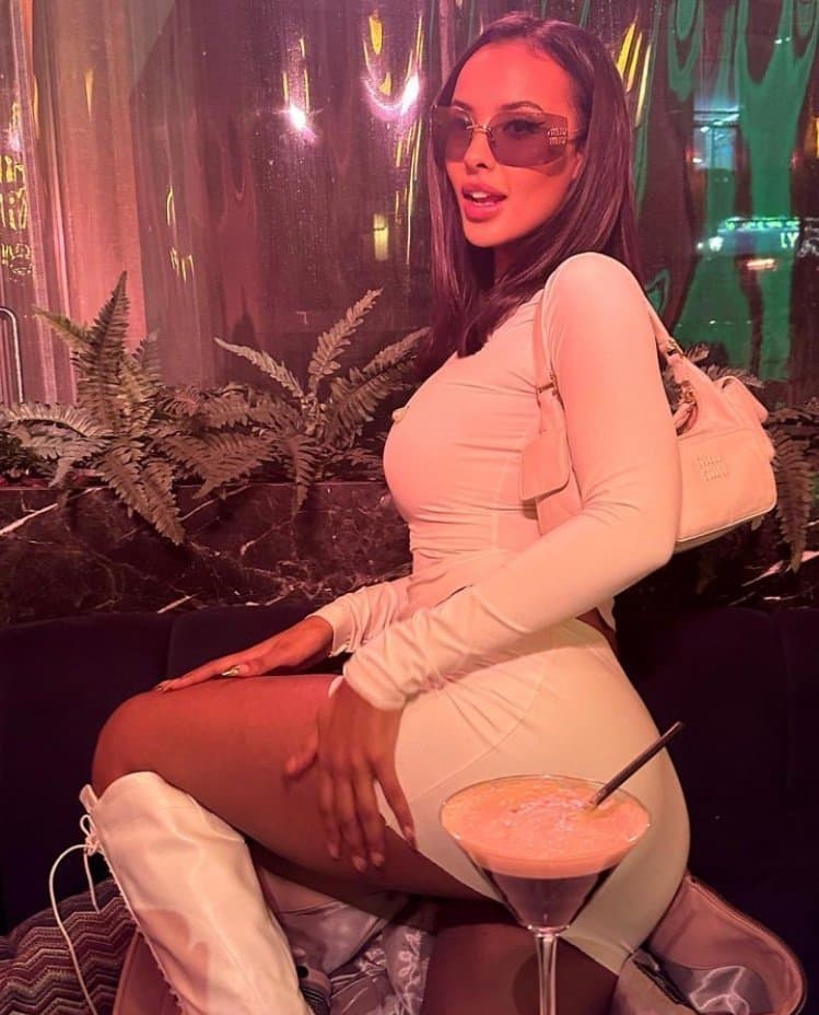 Maya Jama Hot as Fuck Baddie gets Cocked in her Purple Bikini Amazing Orgasm ?????✊????