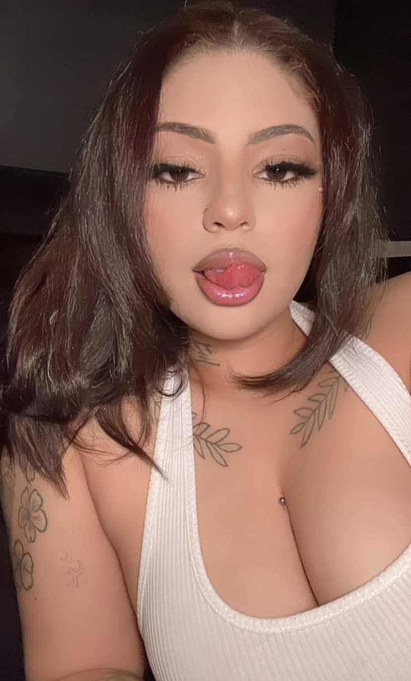 Young milf Aaliyah wants your cum