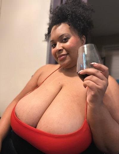 Huge big beautiful titties on this mature ebony hot mom . CAMERA ROLL LEAKED