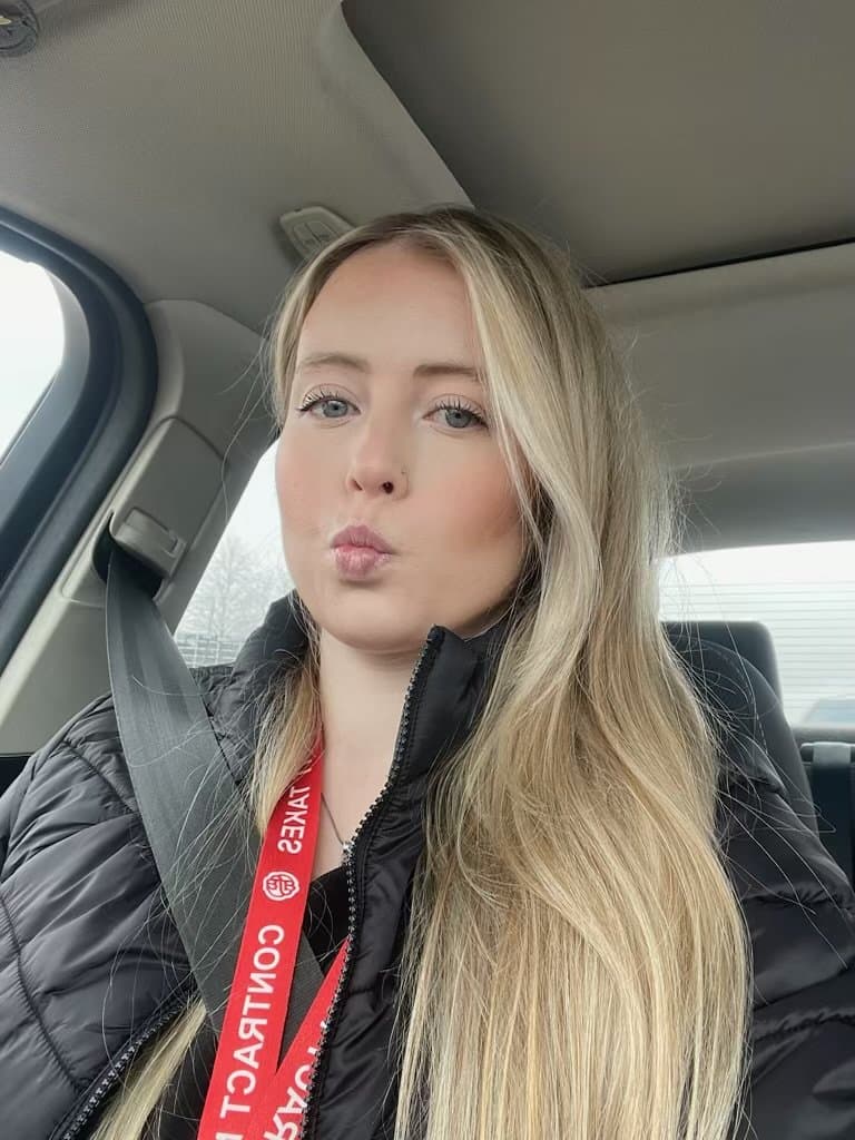 Flight attendant showing some thick blonde white babe action