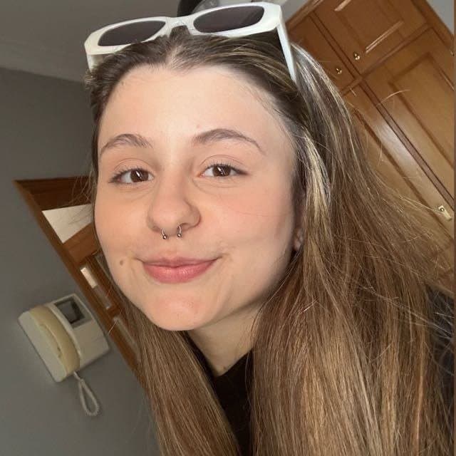 Novinha gostosa com conteudo exclusivo de Portugal - Catarina 19 anos