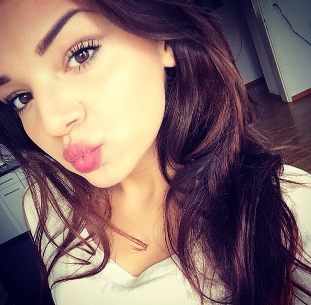 Albanian teen hottie Rina