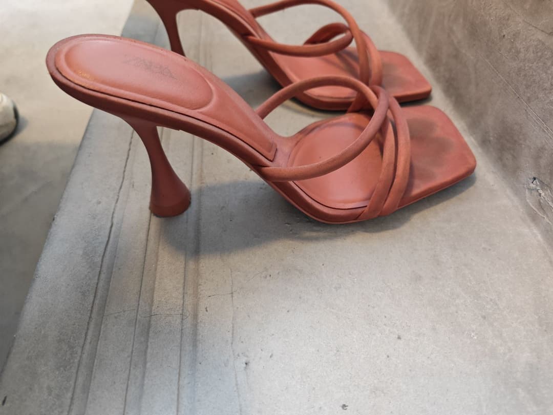 Click to view full size Asian shoes / feet / socks & cum