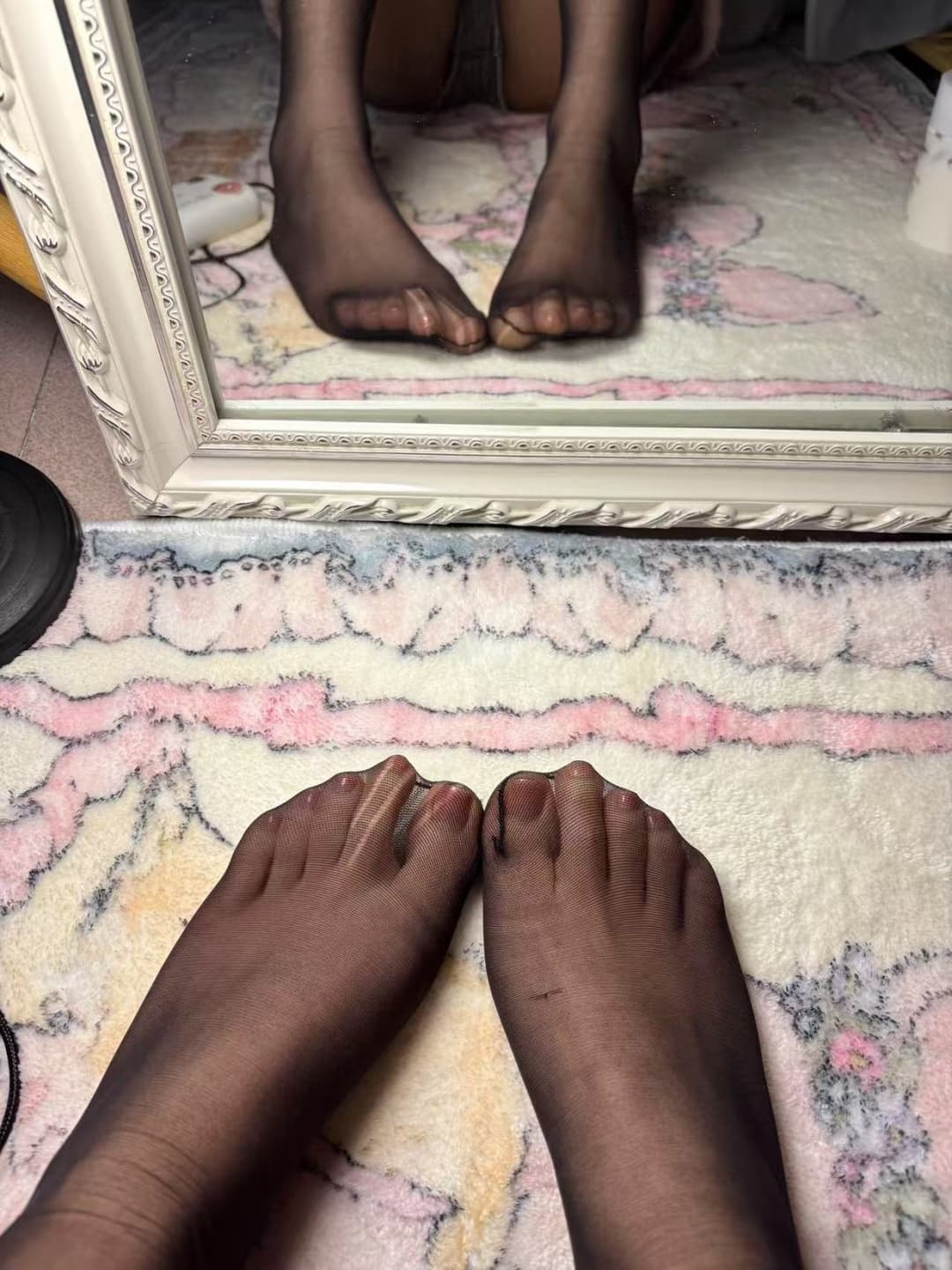 Asian feet / shoes