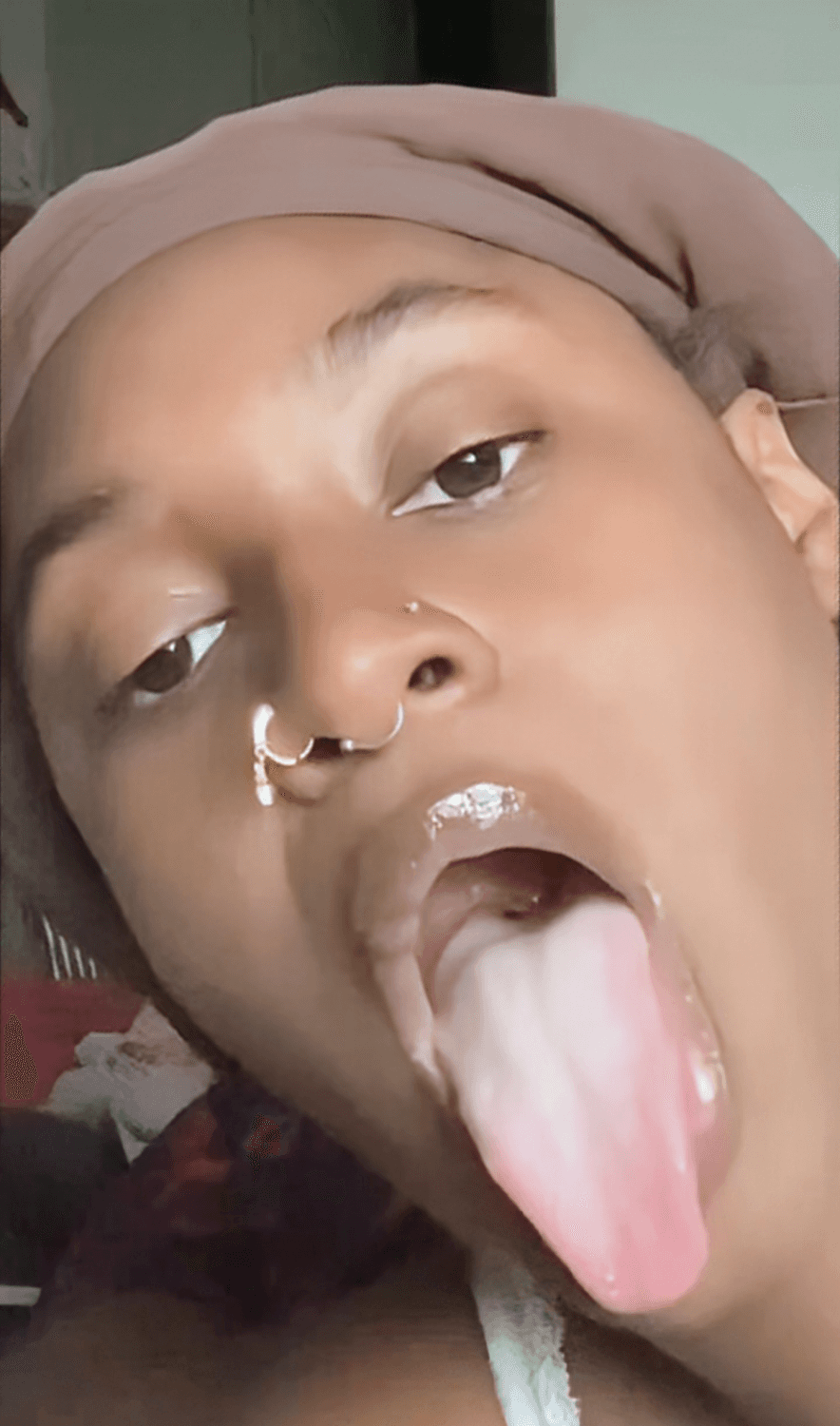 Ebony chick blowing her Boyfriend