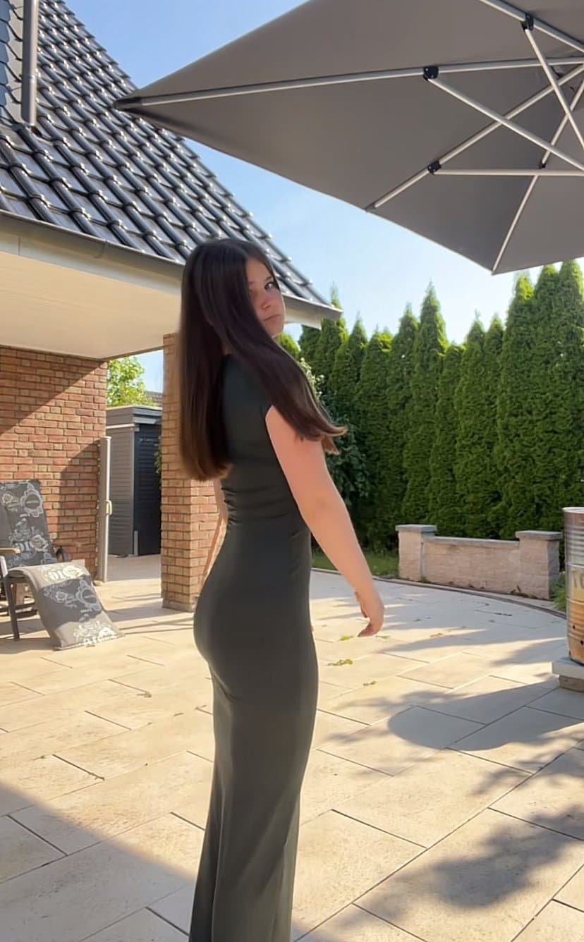 Verkaufe nudes für wenig Geld von denen sagt mir nur von welcher ihr wollt mein Telegram is carlagfr