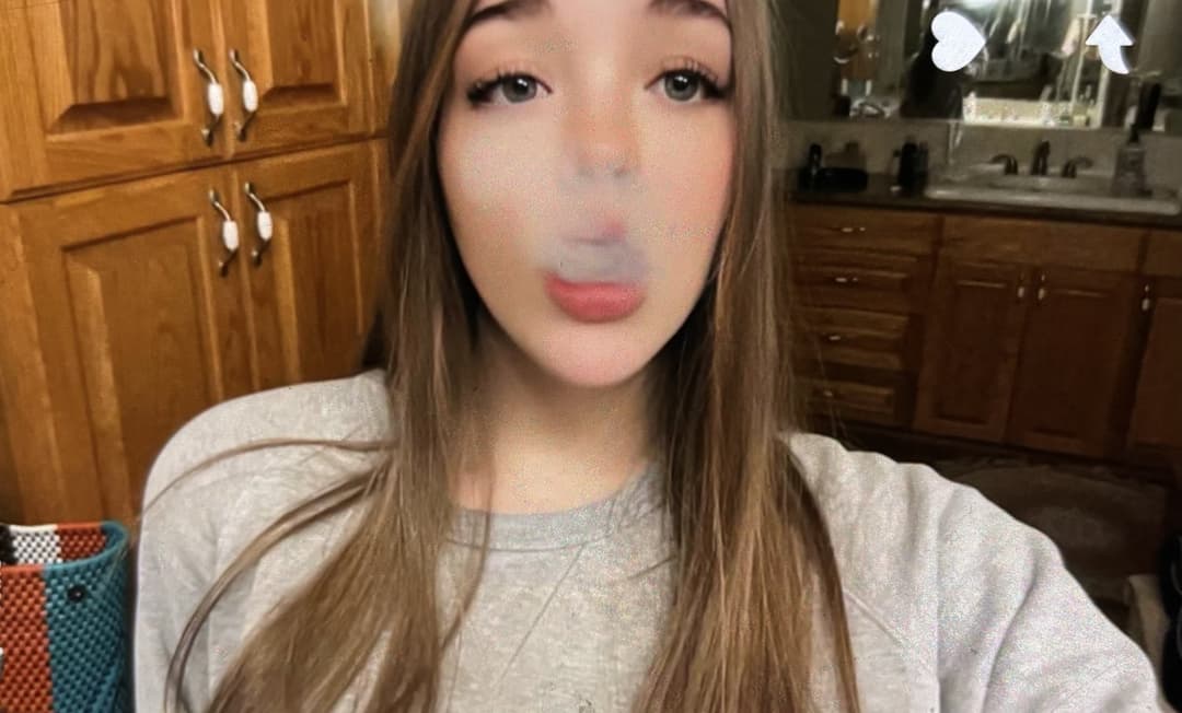 Horniest thick white teen snapchat slut gets her nudes leaked! Dumb Webslut fuck meat