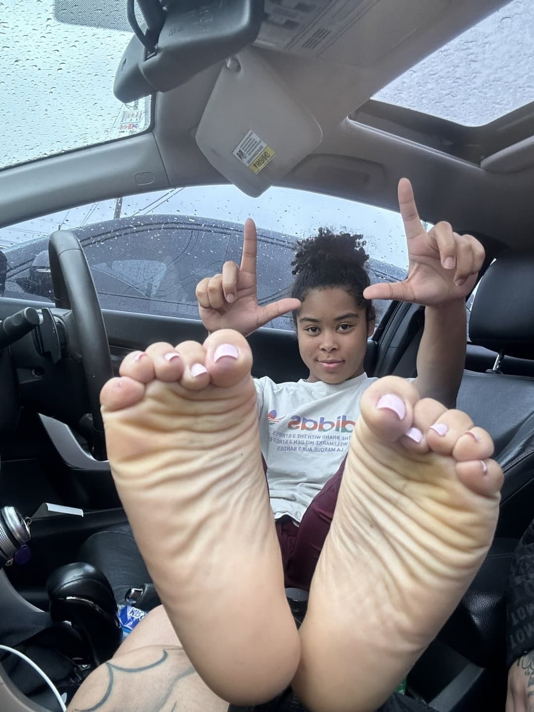 SEXY ASS LIGHT SKIN EBONY FOOT GODDESS -WHO HAS MORE
