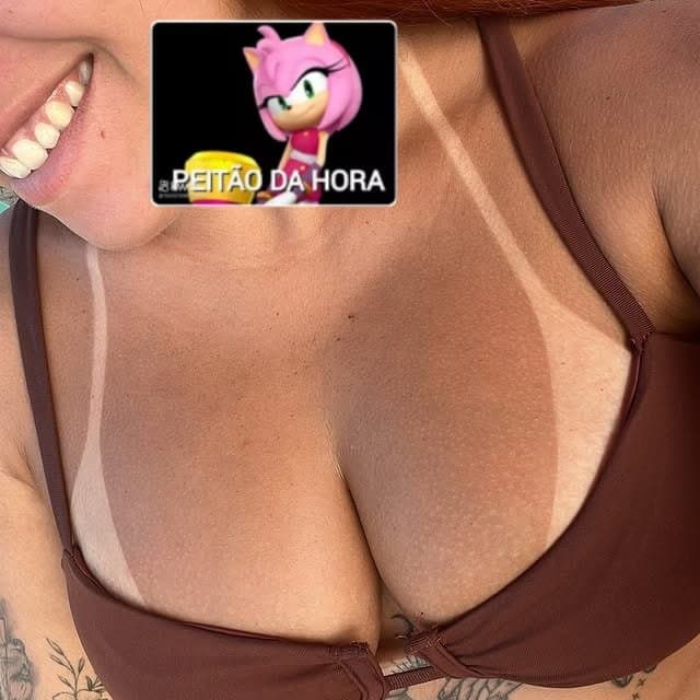 Corpinho gostoso desse gostosa do peitão e do bundão gostoso Rebolando é uma beleza OQUE ACHAM DELA?