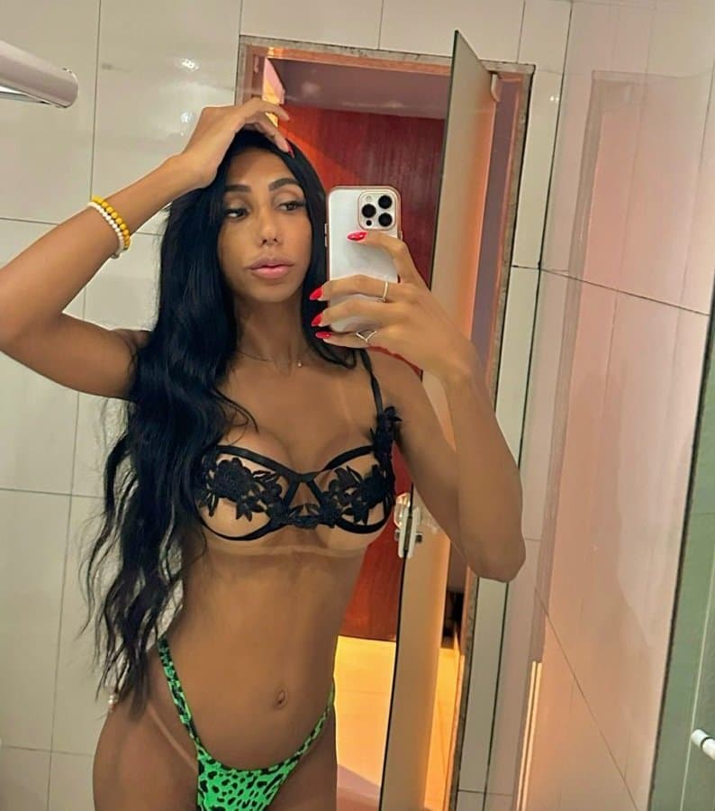 Huge Cock Shemale Ebony