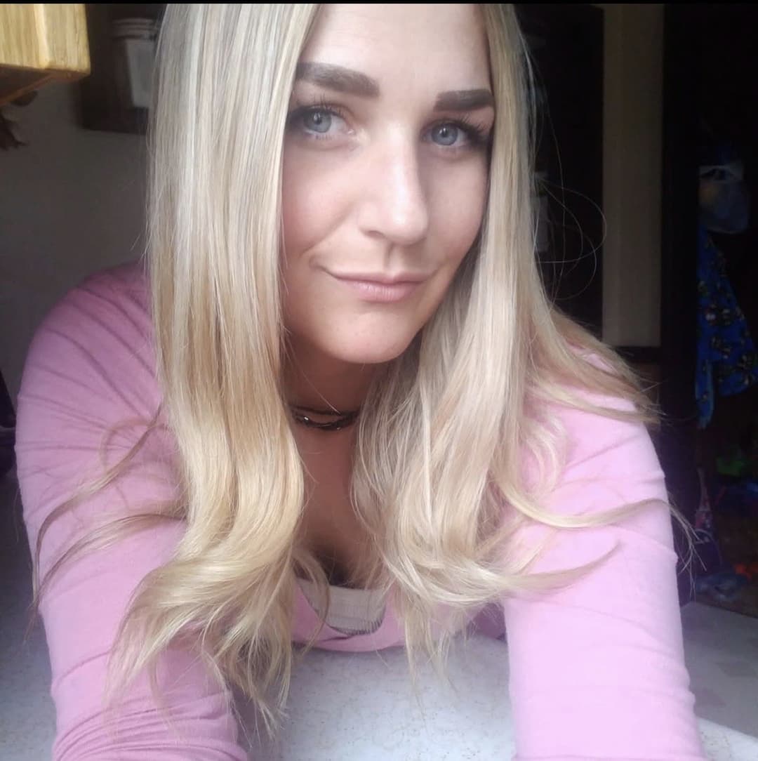 If you got a big dick and can trin dm once you put your dick on pic send or cum too