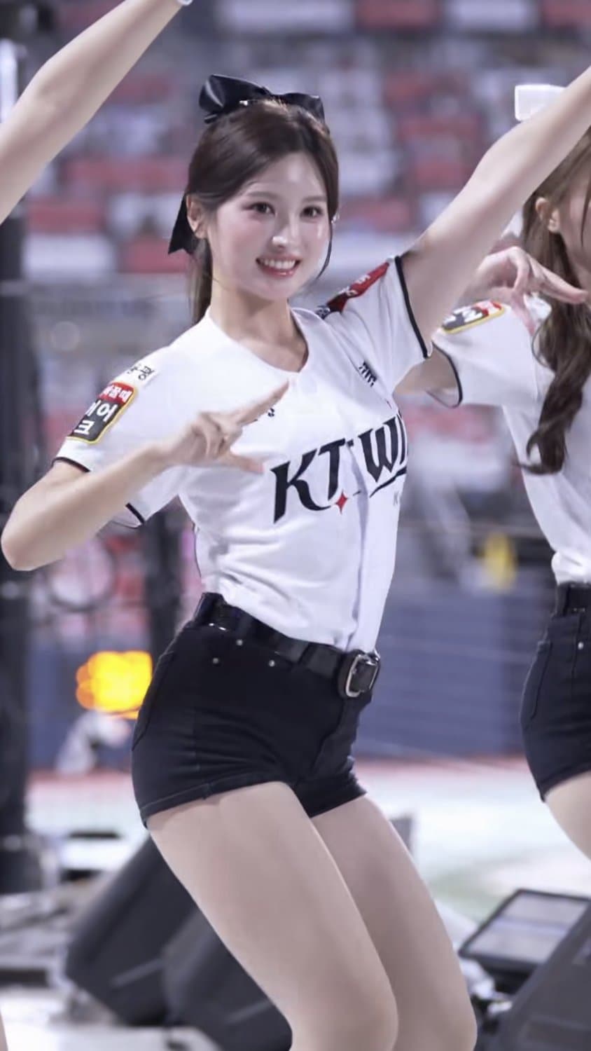 Korean cheerleader Kim Jung Won
