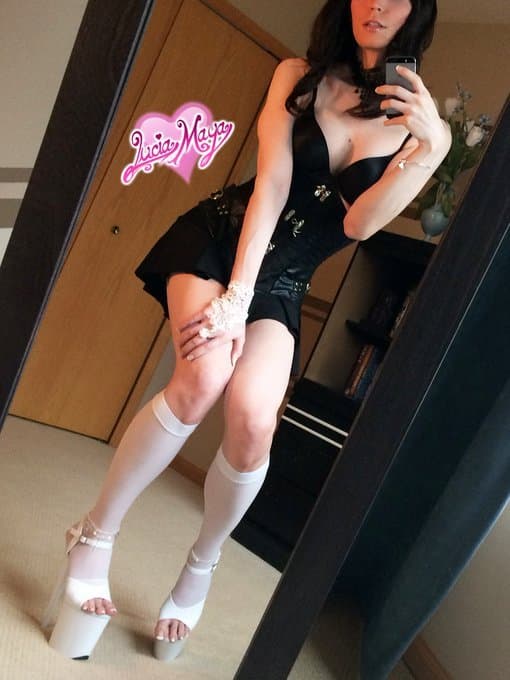 This horny transsexual is half nerd, half slut, a 100% sex bomb