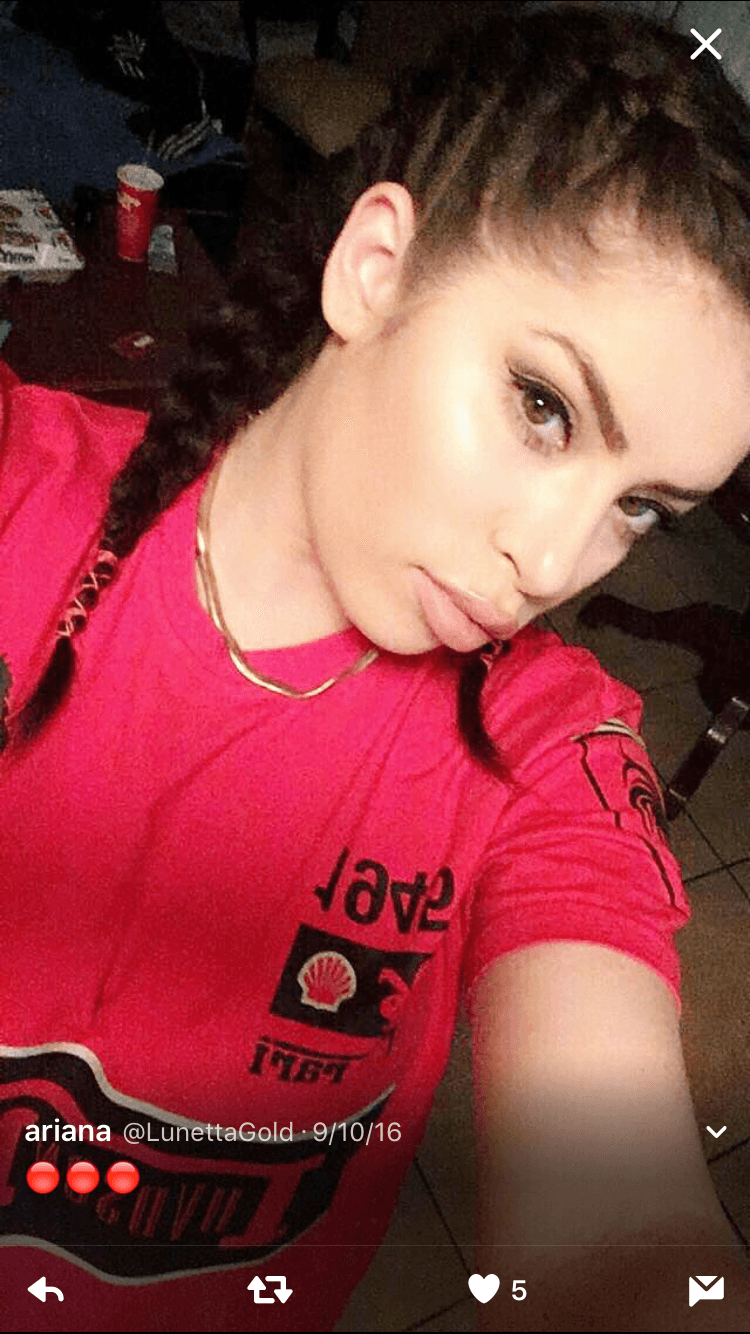 Lunetta gold (Vegas) shows her BJ skills on hairbrush