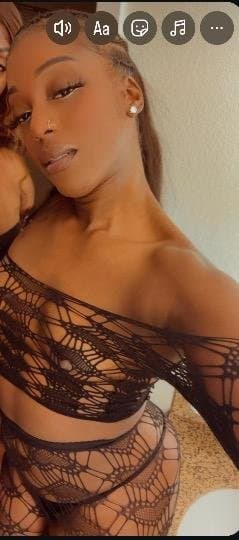 Strippers Dancers La Club 444 Credit ? or Strip Club ?