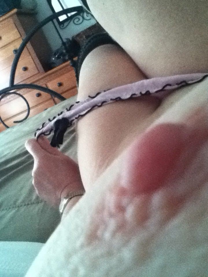 Allison is a Business Owner that loves to Masturbate