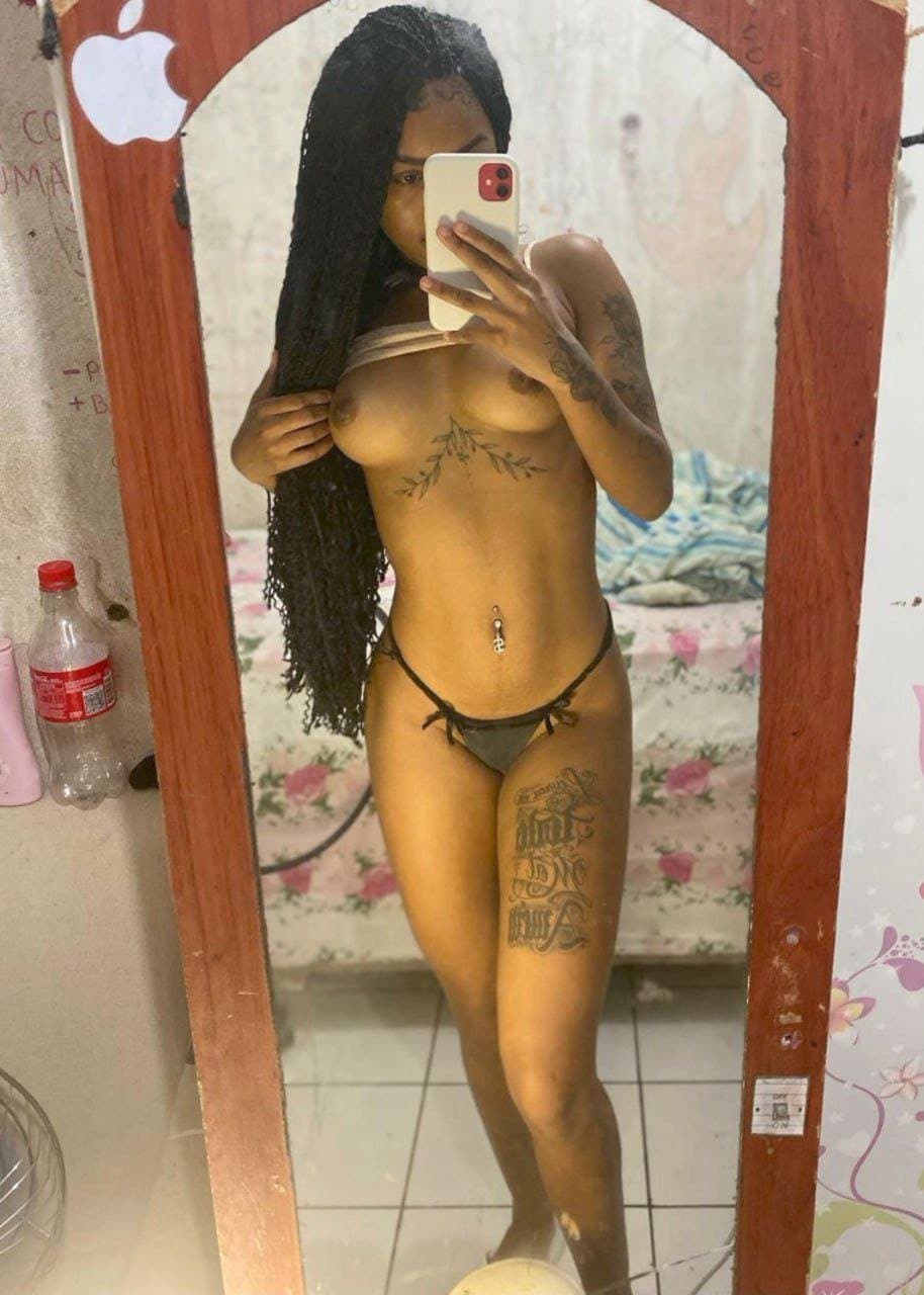 PRETA GOSTOSA SAFADA DA XERECA GOSTOSA VADIA PUTA NINFETA CUZINHO ROSA BATENDO SIRIRICA