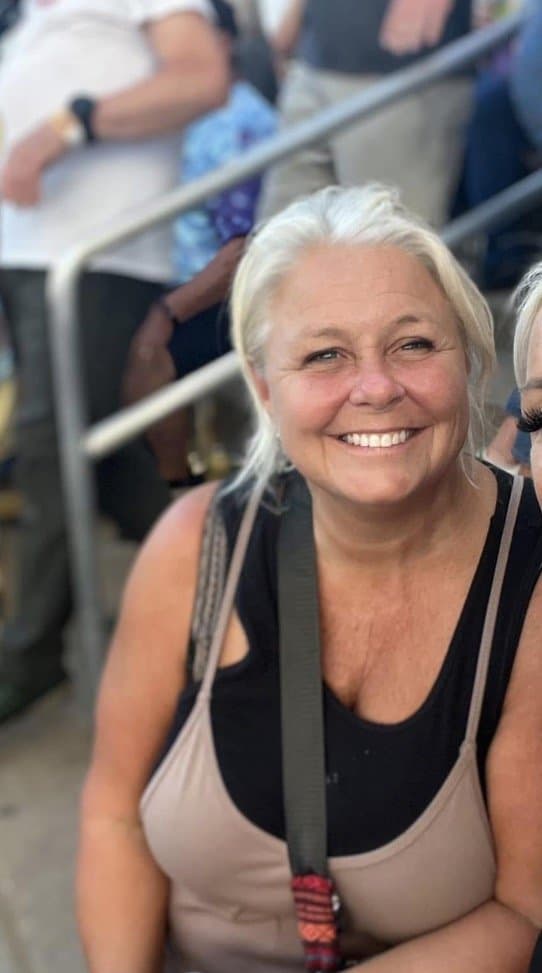 Laura’s thick ass naked body from ‘99 gets a multi view special thanks to several sources