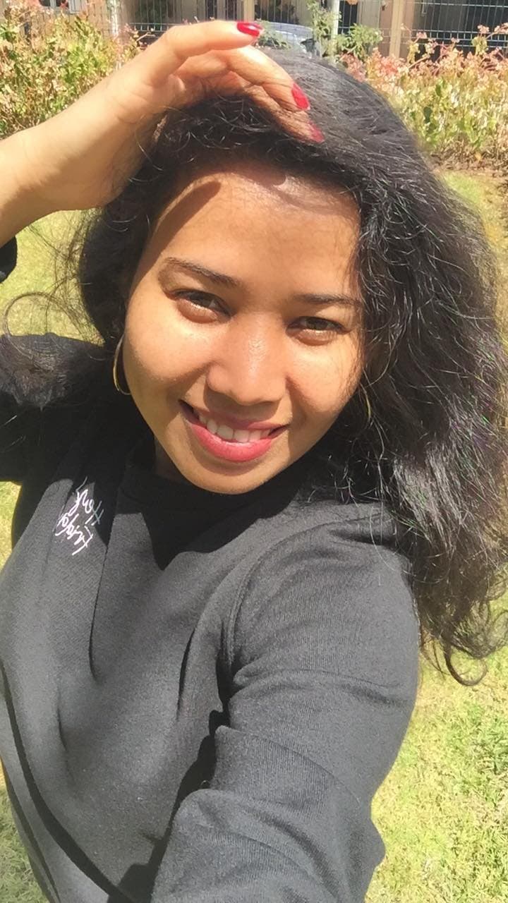 Dark asian holes on display ?