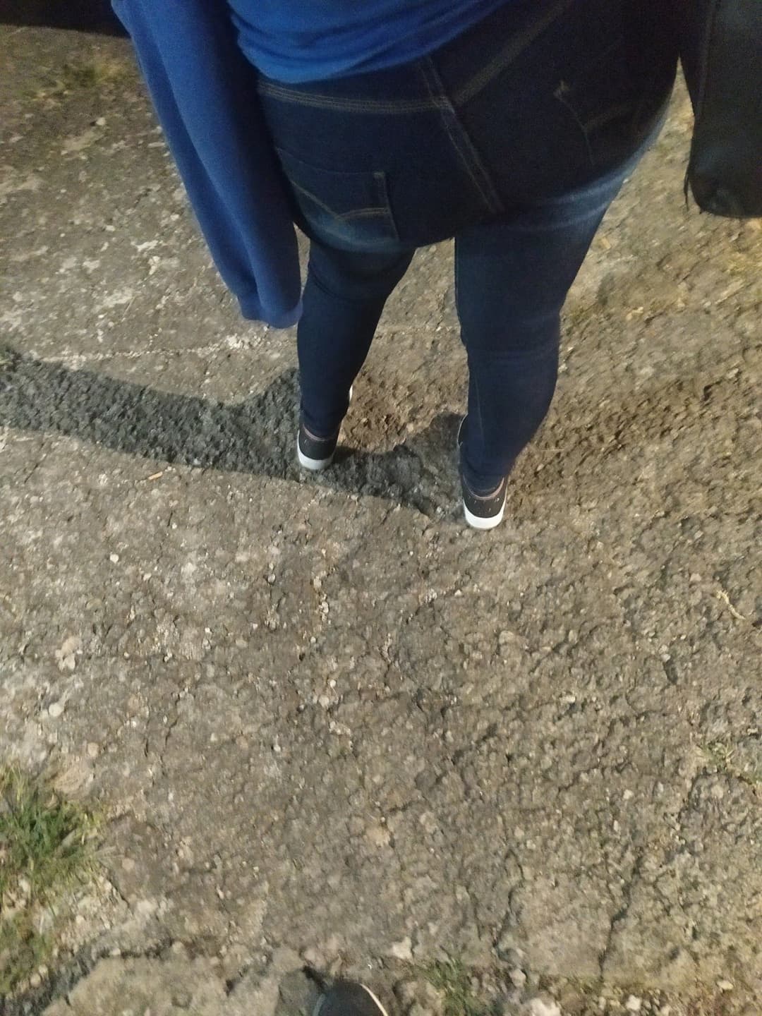 Mature on Bus stop ?