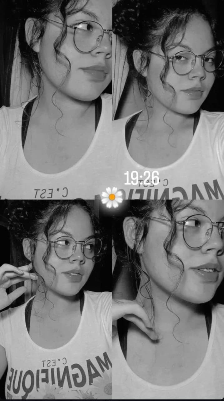 qual nota vocês dão para minha amiga? ela quer que alguém bata para ela