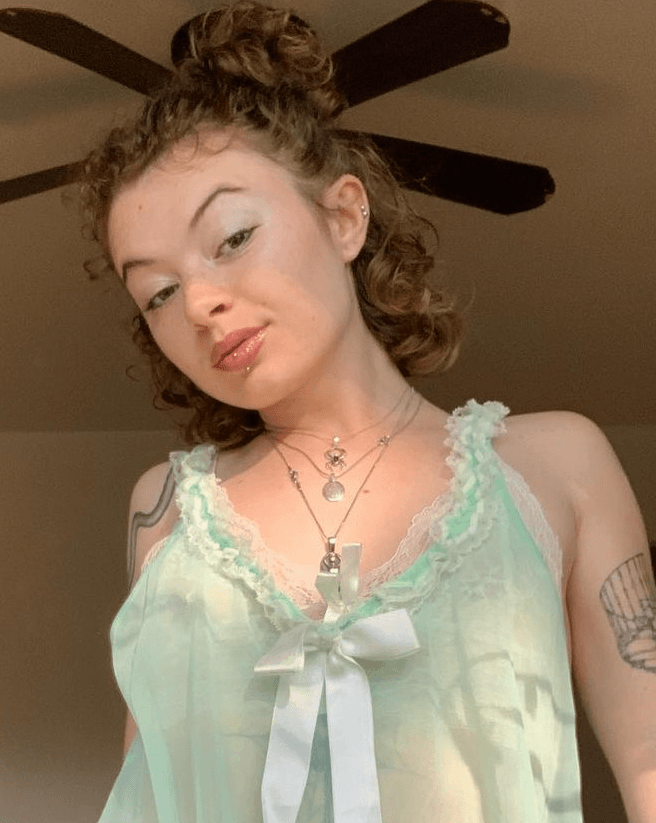 sexy petite redhead college teen nudes leaked pierced