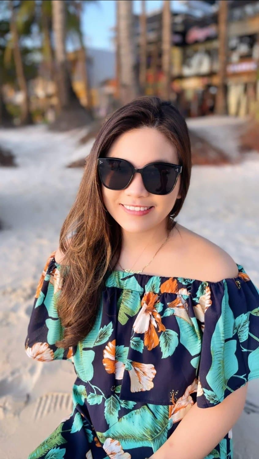 Click to view full size Filipina Asian slut show off her body on her socials for bbc and bwc and likes the attention