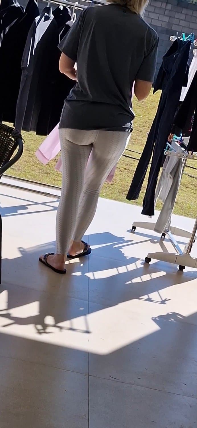 Coroa gostosa de leg bucetuda