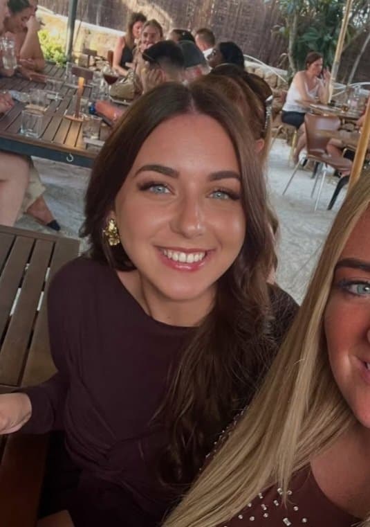 Hot brunette pawg with gorgeous blue eyes uk slut chav