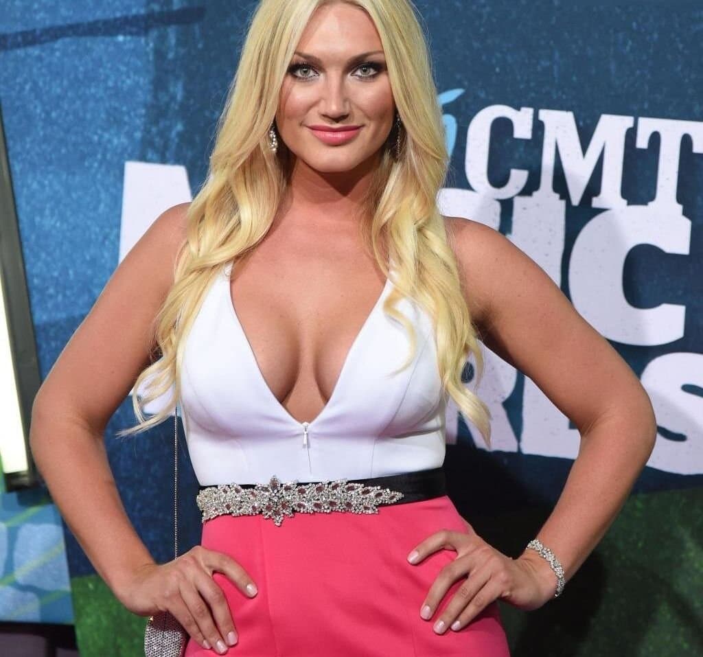 Brooke Hogan Big Luscious Tits & Banging Body How Could You Not Resist a Hot Edging Session for Her