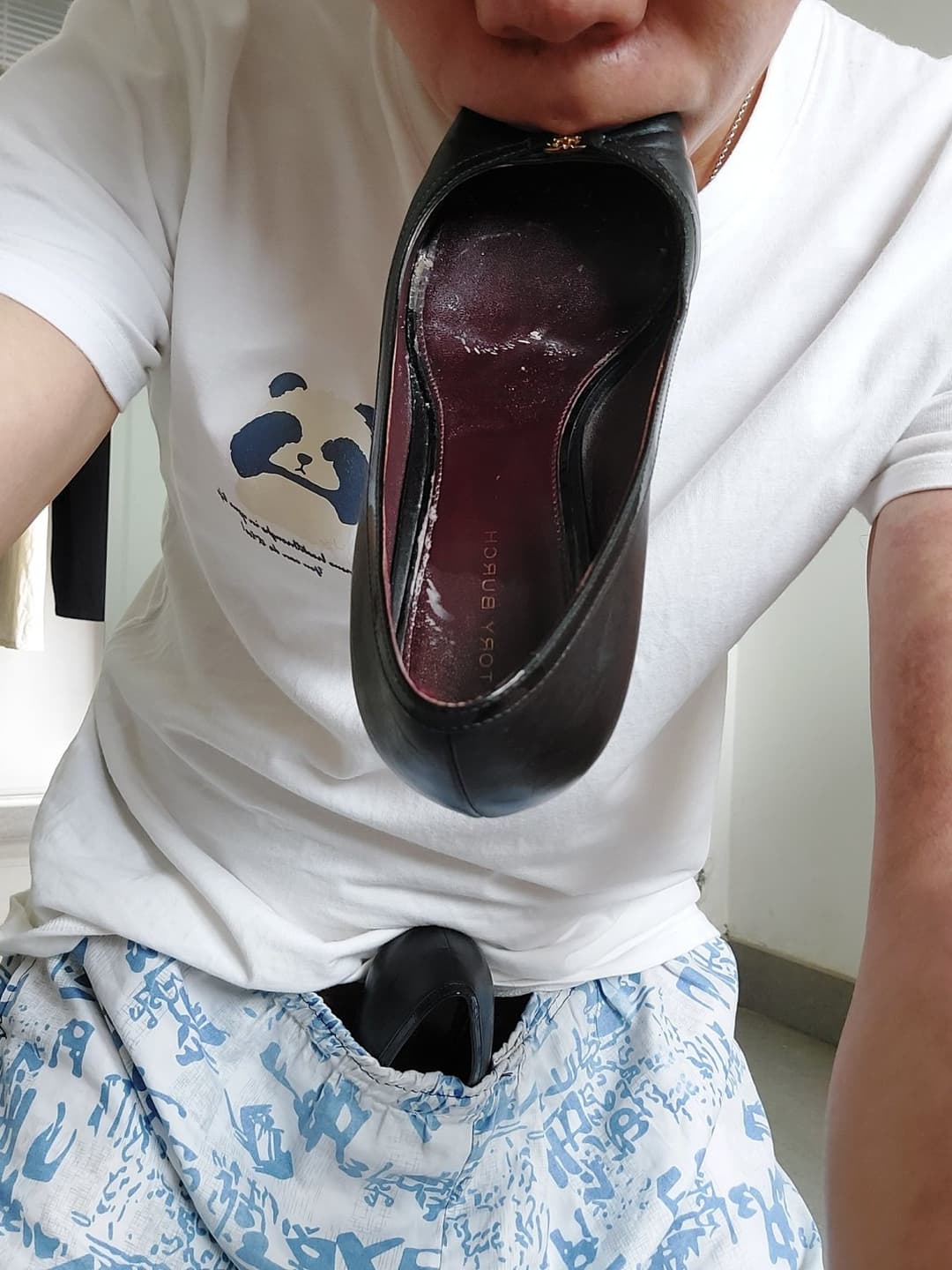 Click to view full size Asian shoes and cum