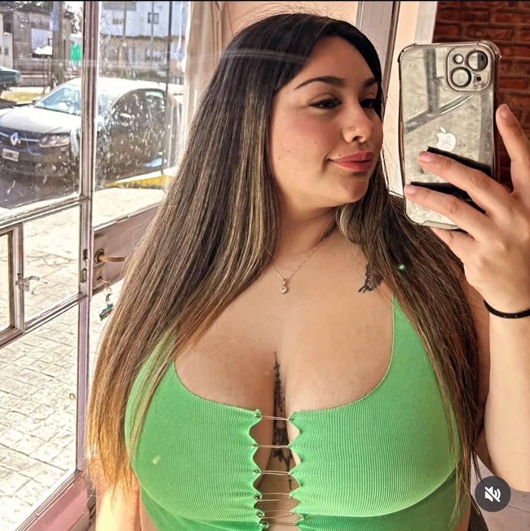 Gorda argenta tetona de Laferrere, re putita la gorda como debe ser