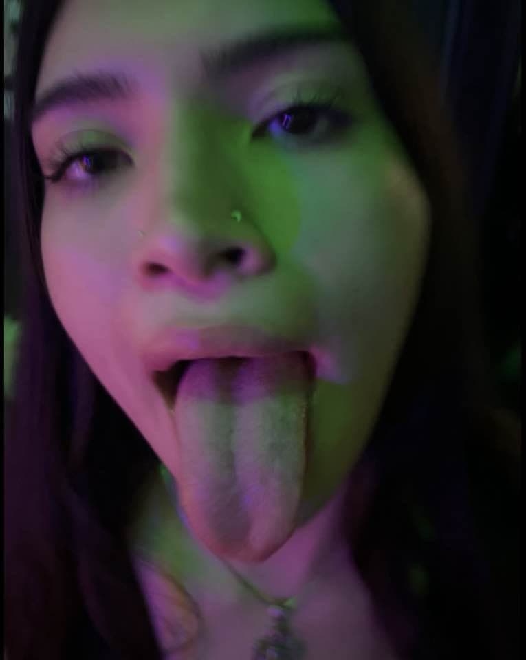 Tight Latina Slut Daniella needs to be tribbed for her beta bf