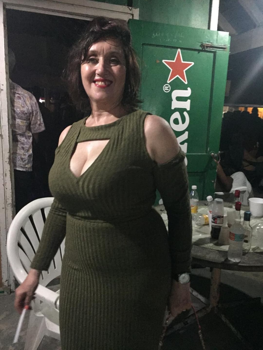 English mature slag grinding on her vib. Comments welcome.