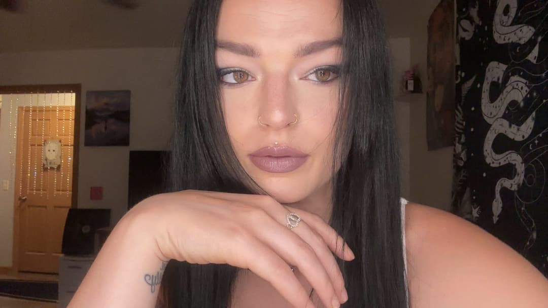 Emo slut got on Idol - sucked too much BBC in Hollywood