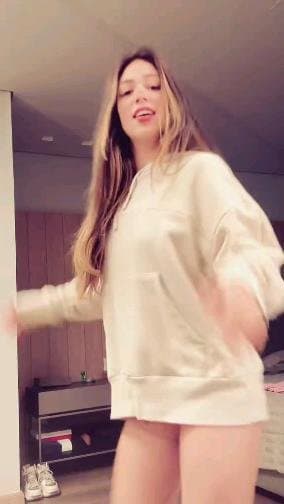 Melody dancinha , nova video e foto...Melody , ta muito gostosa !!!