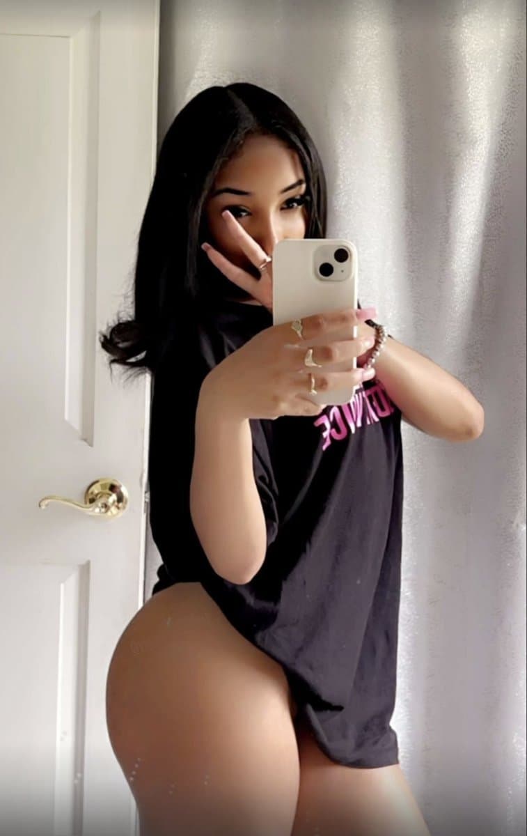 ?? She so damn sexy!!!