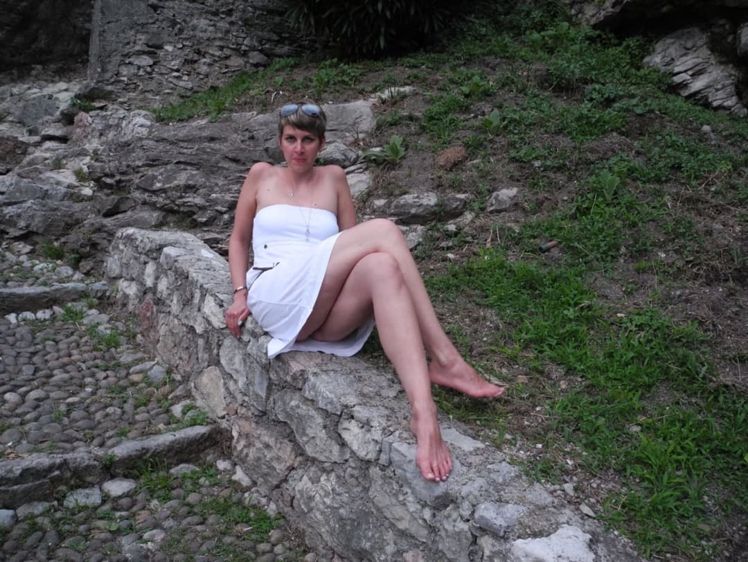 Annelie M. not nacket but hot. pls comment dirty