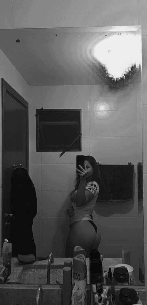 Branquinha gostosa vazada