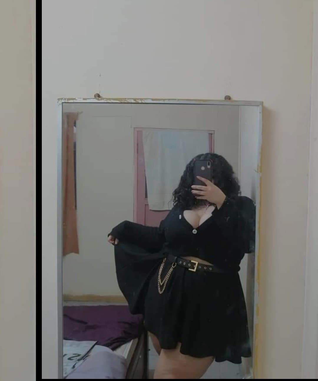 Bitch i wanna fuck, pm if you wanna talk about her