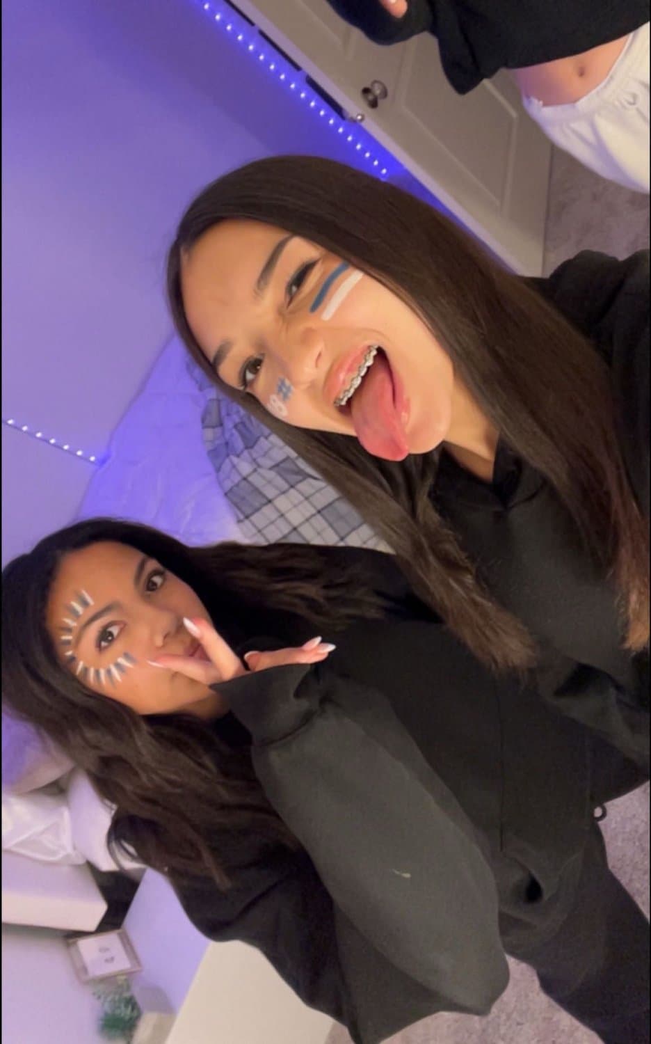 My hot irls love sticking out there tounges. There such sluts