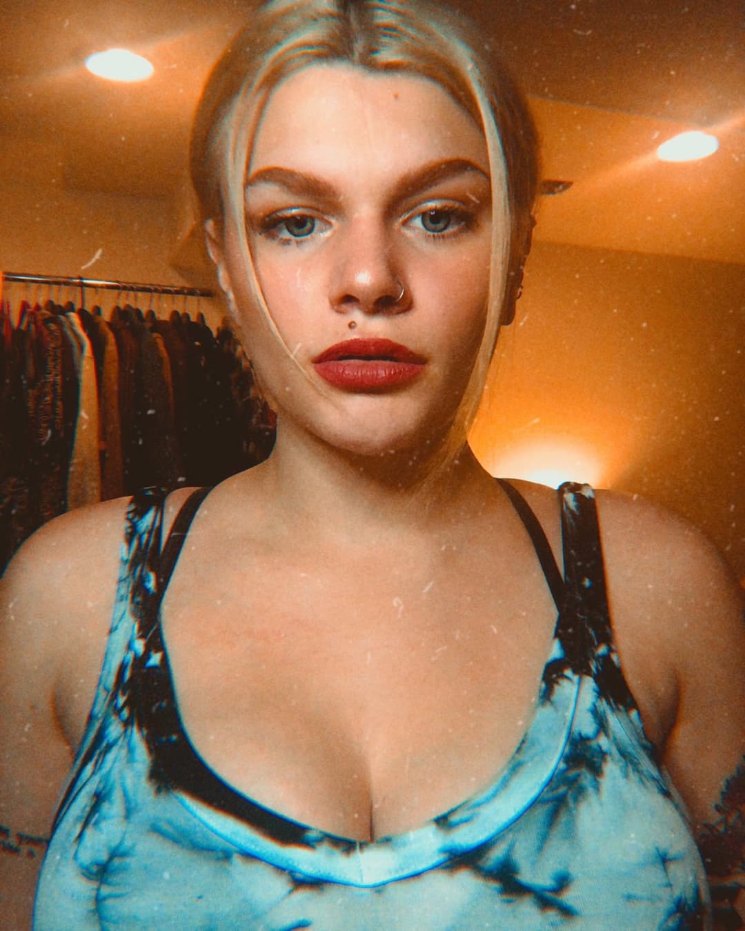 Click to view full size Fat Breasted Alt Girl