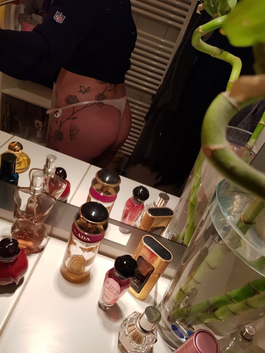 Yvonnethemilf (found my moms nudes in her early 30s)