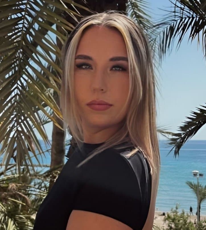 [kik] shsjebbd fuckdoll ex needs hard pounding and fucking I wanna watch someone break her mind