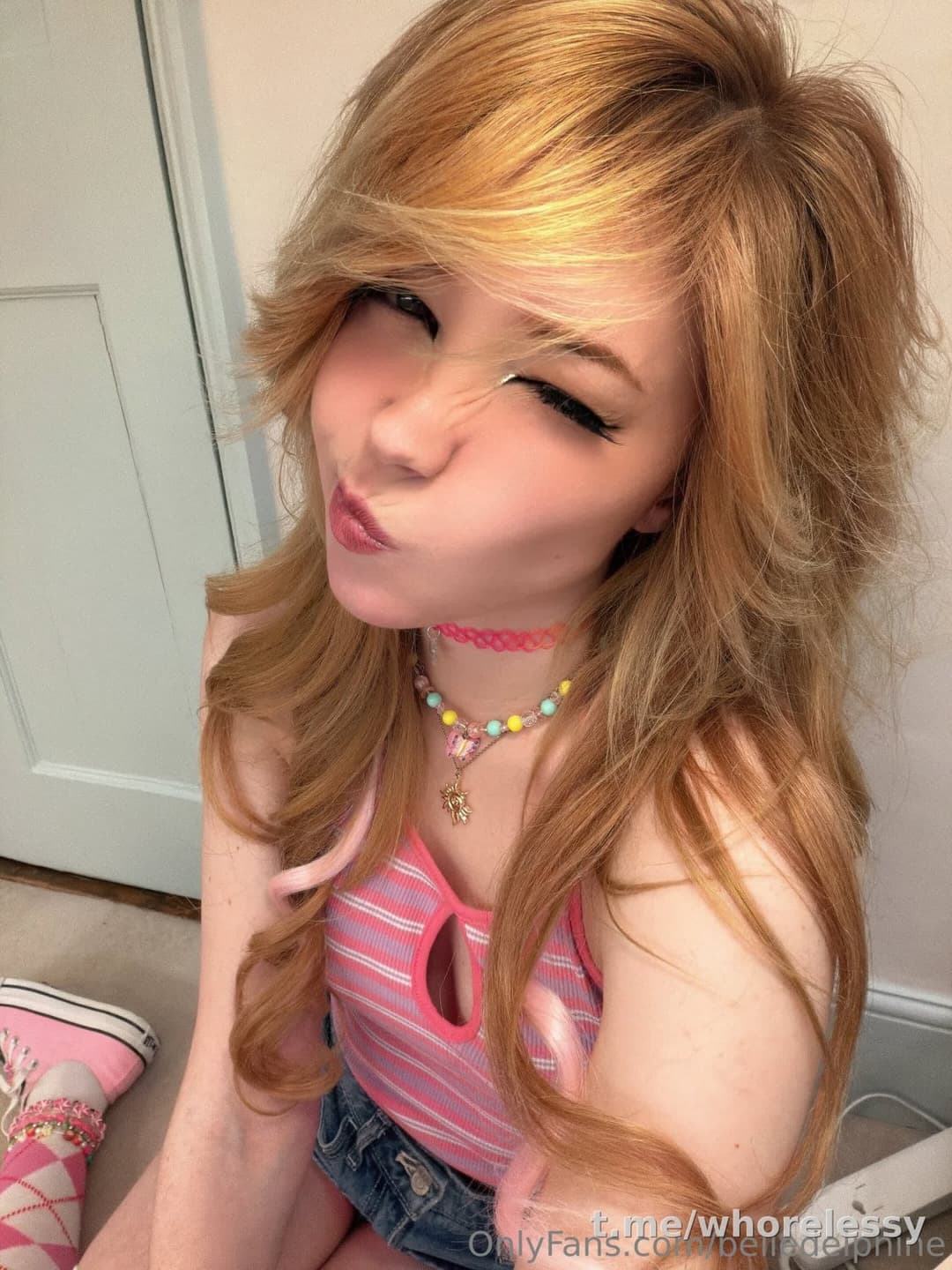 Cute egirl teases pink panties and flashes tits