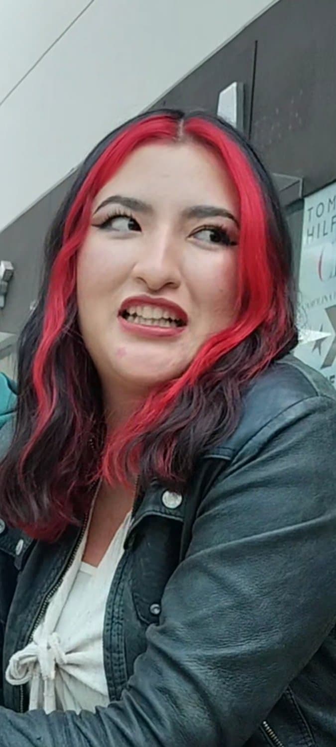 Nena peliroja trompita parada Duckface ???