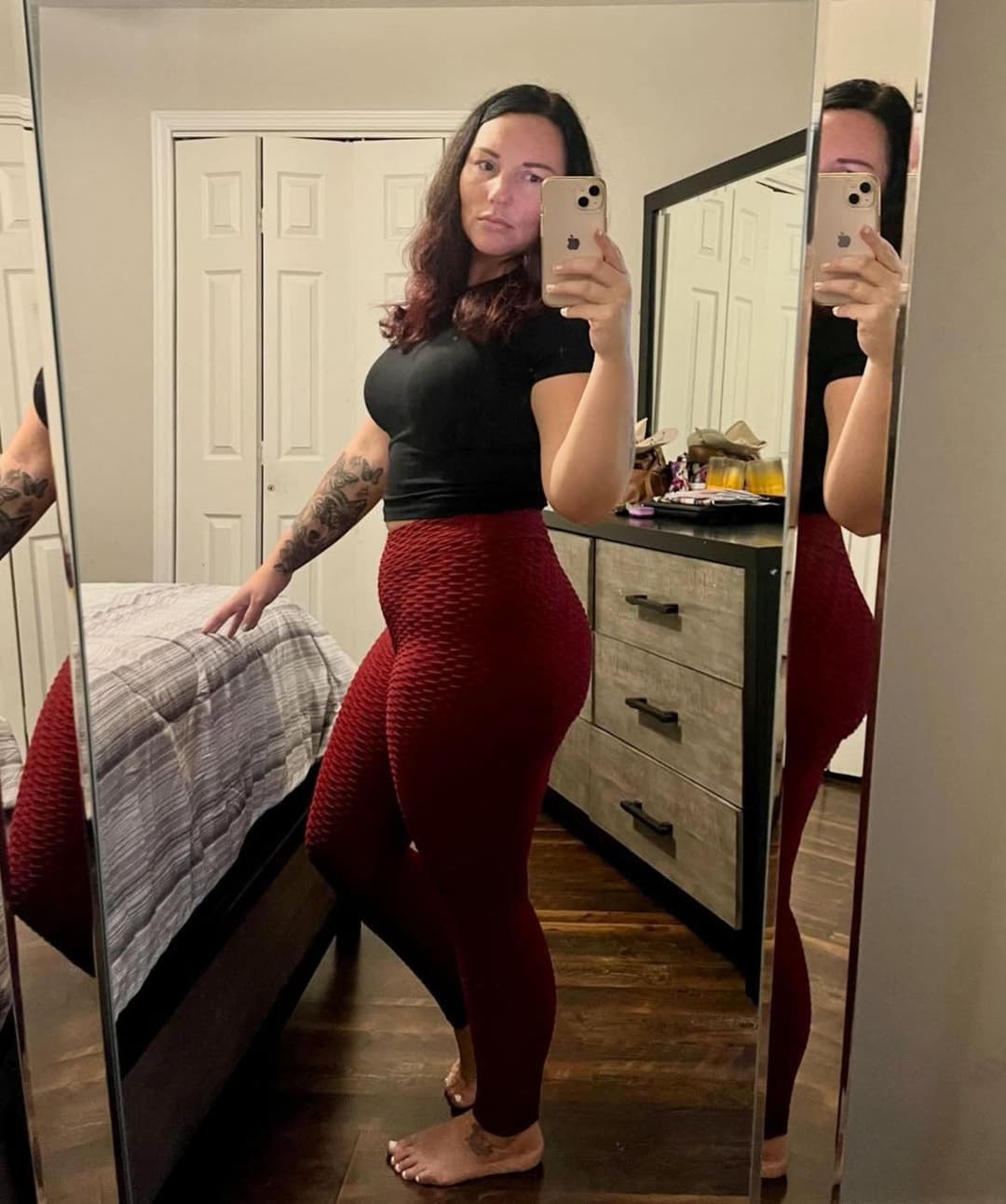 Click to view full size Hot mom / nudes coming soon