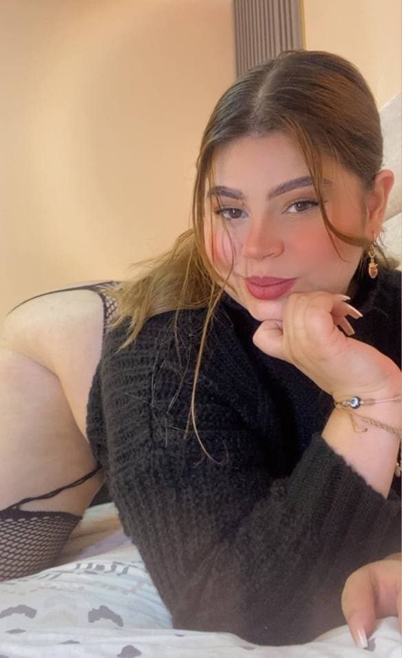 cold day looking forward to you warming me up very rich...